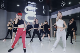 女生學(xué)街舞 女生學(xué)街舞