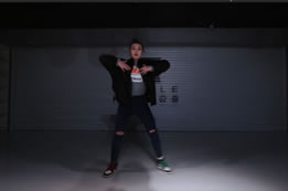 一首老歌，任佳老師兩年前的編舞，現在看，依舊好看