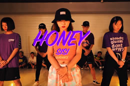 張藝興最新大單！斯斯老師用超簡(jiǎn)單的方式，教大家怎么跳urban編舞