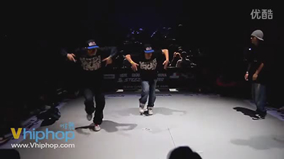 1566183929589664.jpg JD中國 Hiphop 8進(jìn)4 金碩 余威 VS 郭偶平 張歡歡20190816160944.jpg