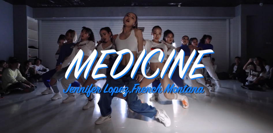 飽眼福呀，C位萌萌老師太可以了～